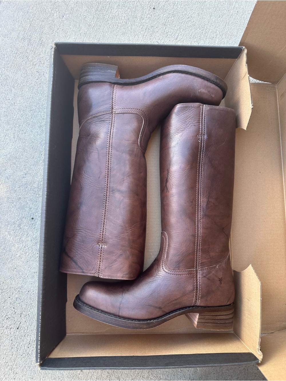 Women’s 9.5 FRYE Campus 14L Boots in Walnut